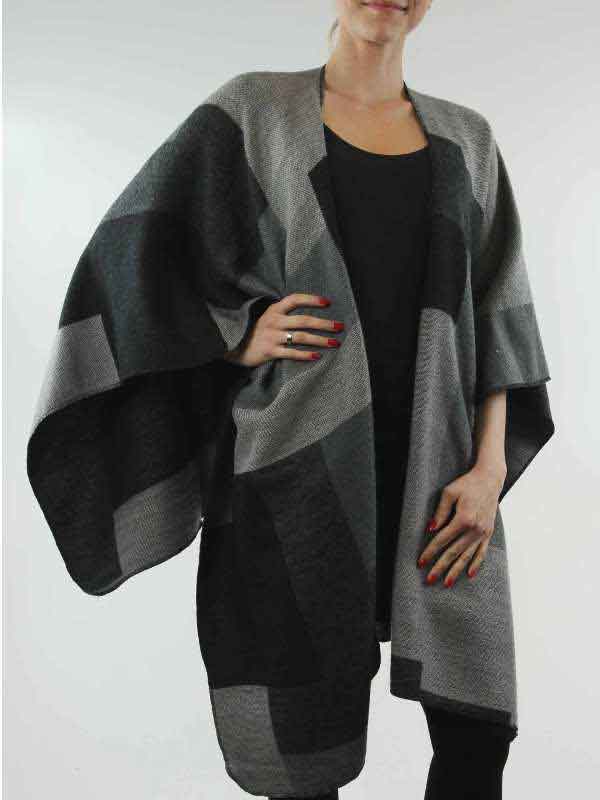 Antonio Kuscheliger Damenponcho  11- Abbildung 1 Antonio Kuscheliger Damenponcho  11- Abbildung 1